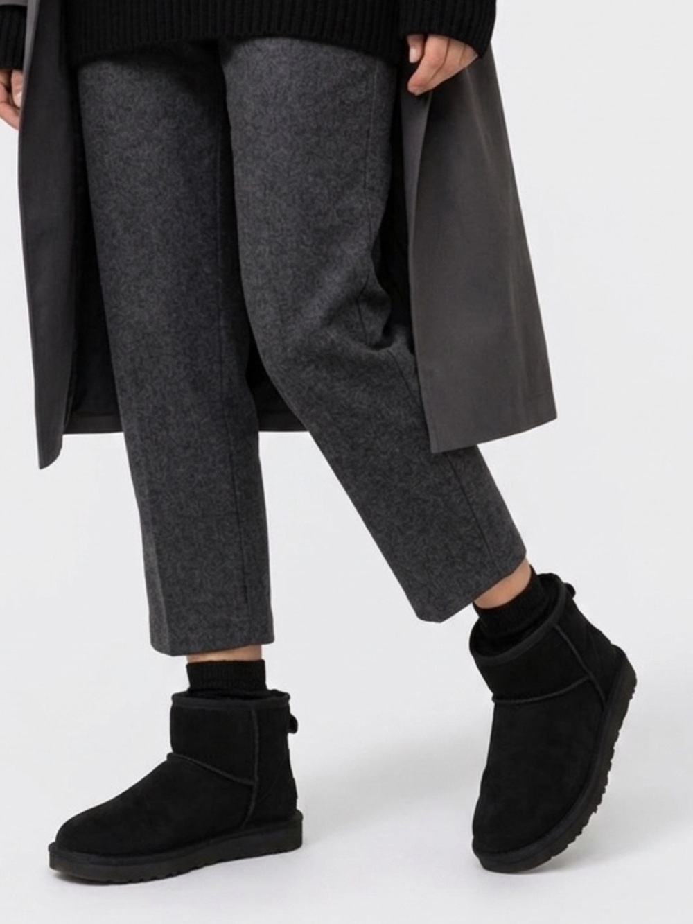 Dream Pairs Womens Mini Boots Sz 8 Black Faux Suede & Fur Pull On Winter Casual